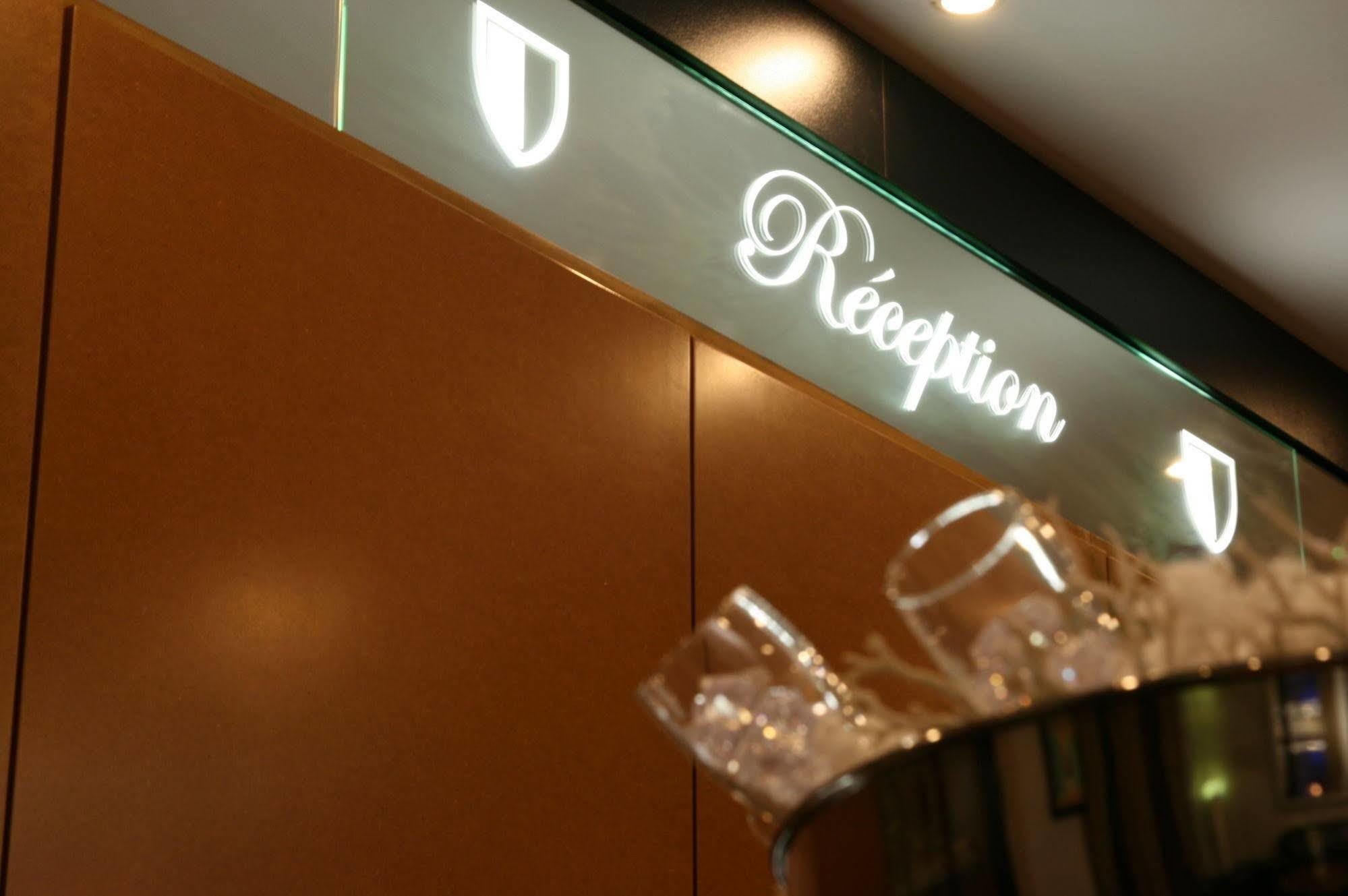 Mercure Grand Hotel Metz Centre Cathedrale Bagian luar foto