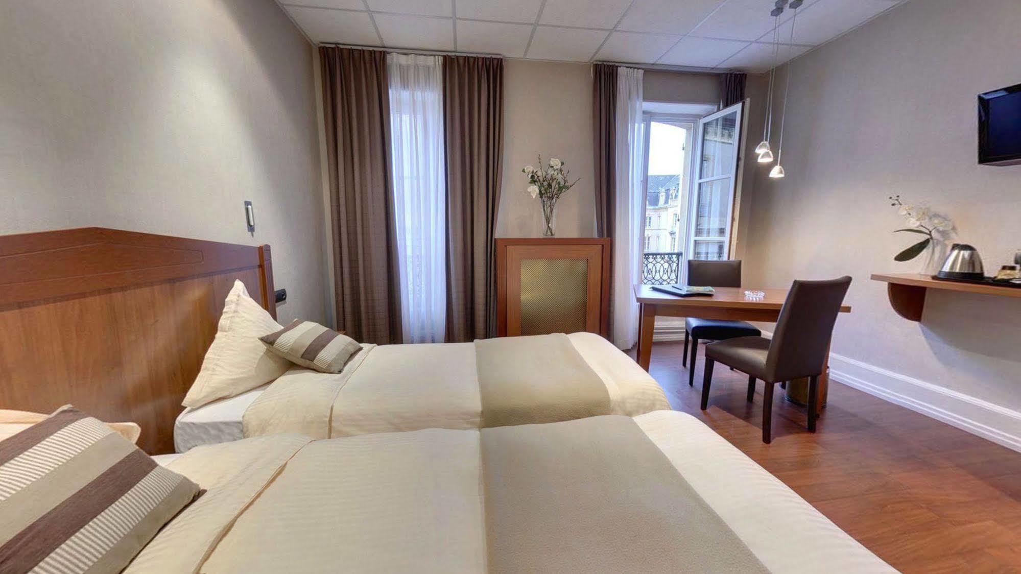 Mercure Grand Hotel Metz Centre Cathedrale Bagian luar foto